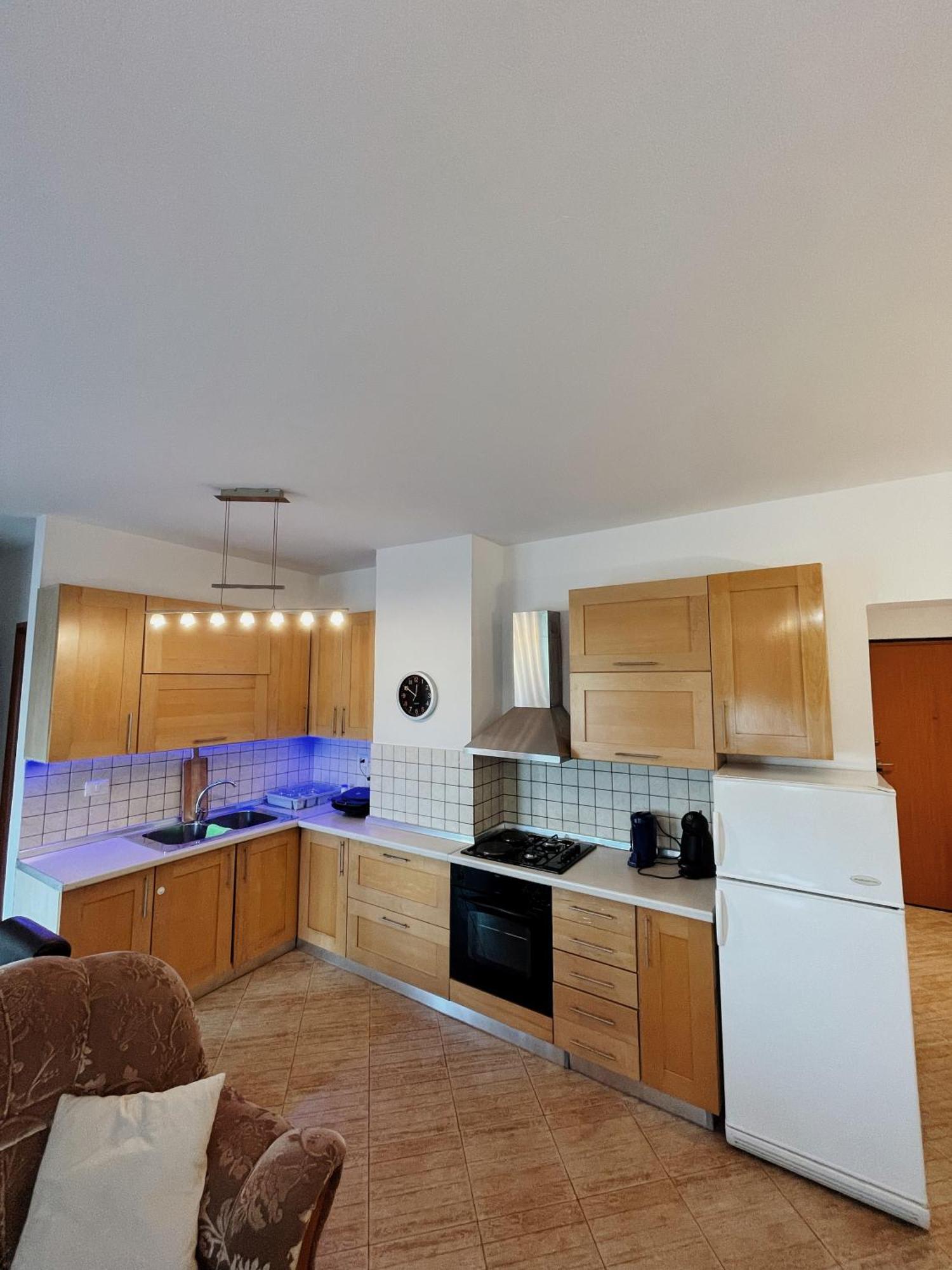 Lovely Apartment Тирана Экстерьер фото