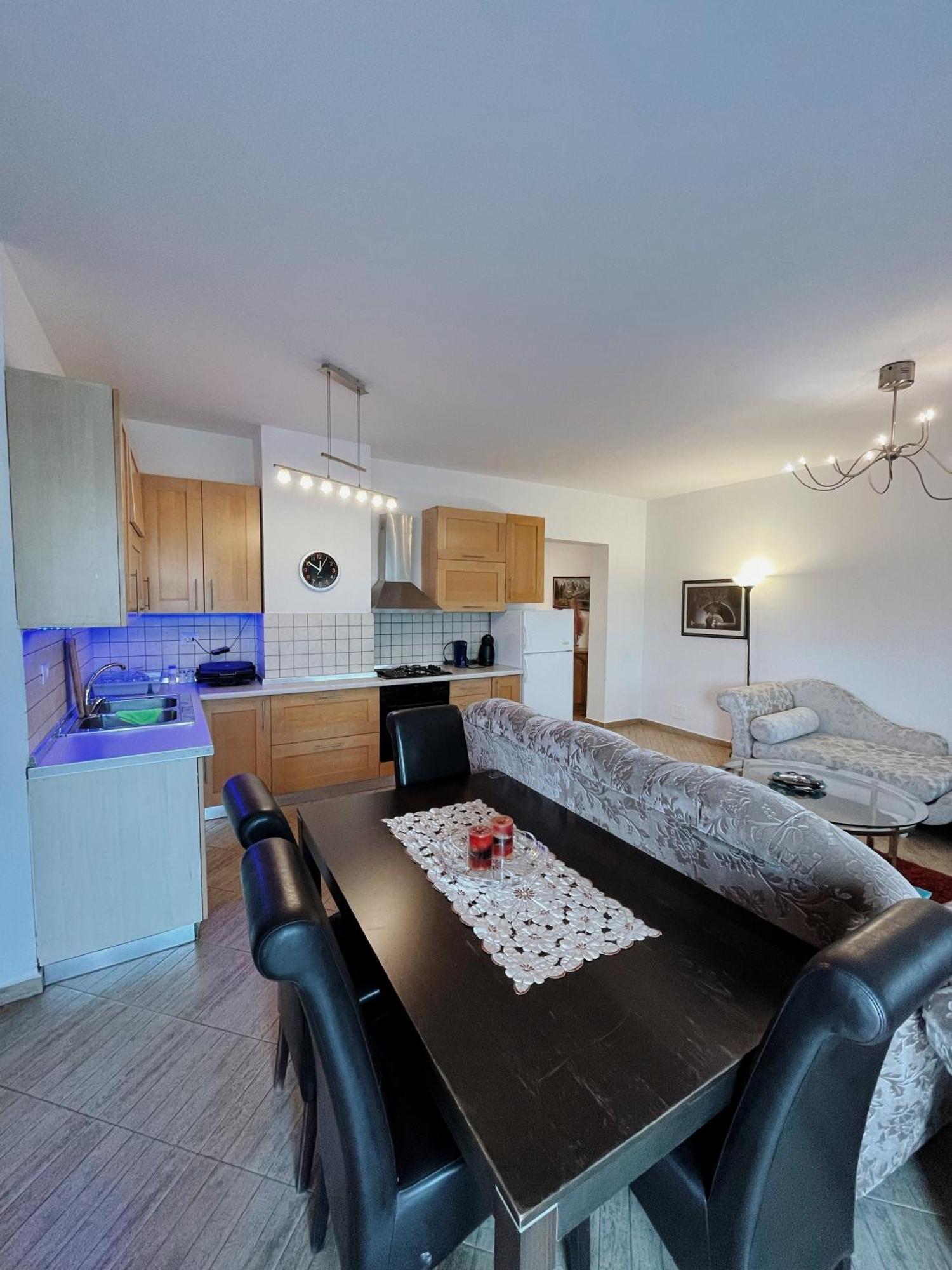 Lovely Apartment Тирана Экстерьер фото