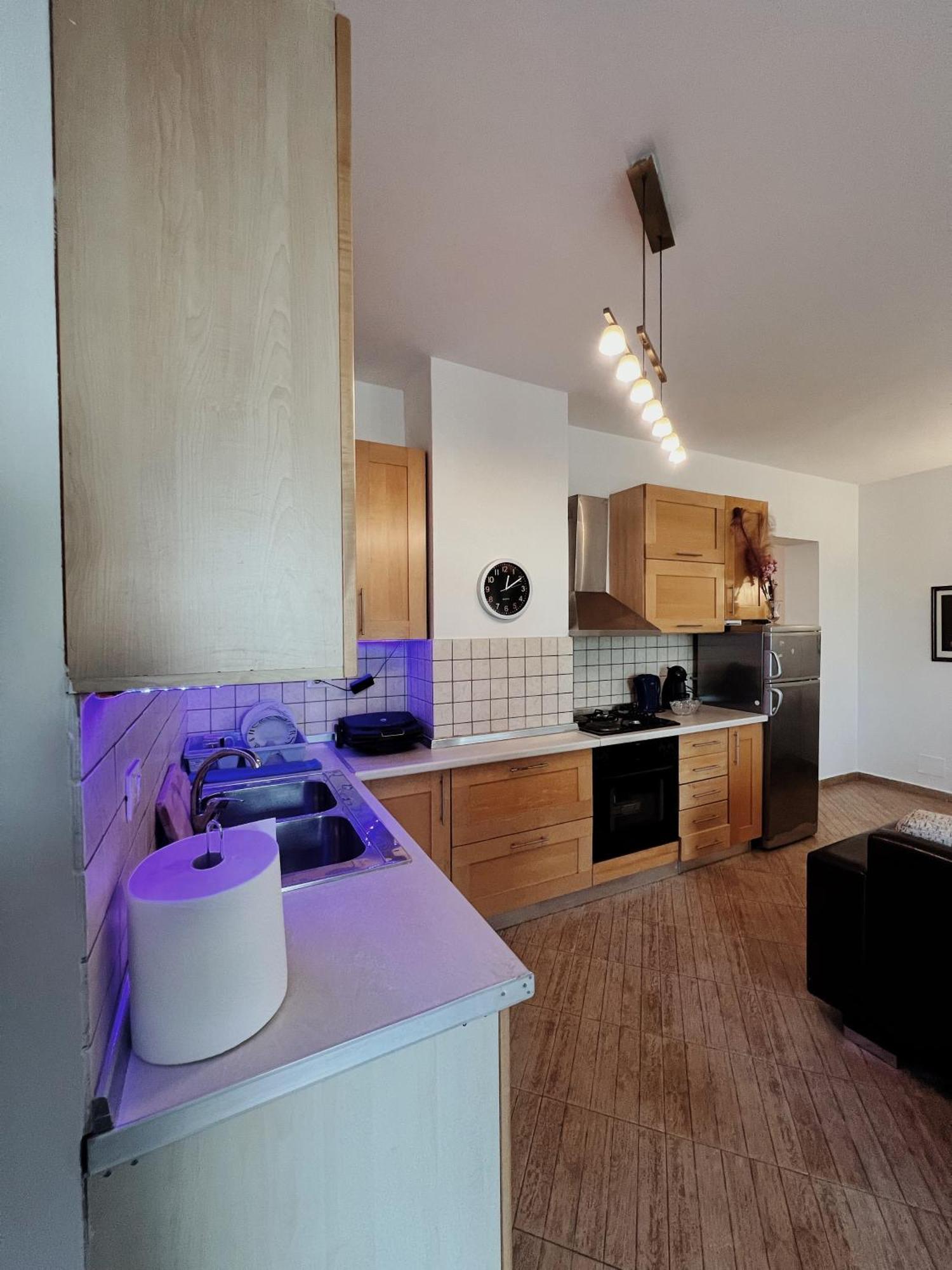 Lovely Apartment Тирана Экстерьер фото