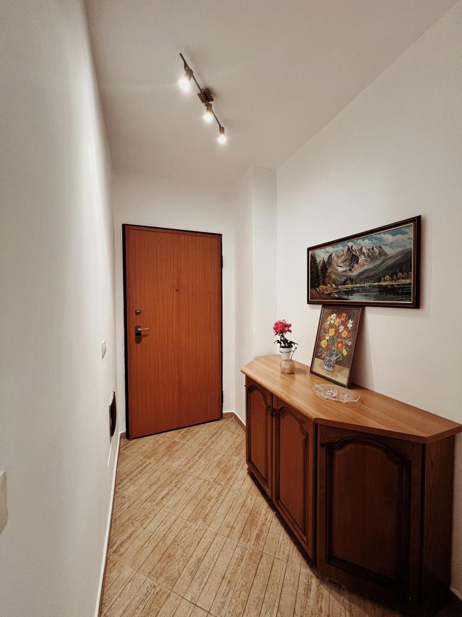 Lovely Apartment Тирана Экстерьер фото